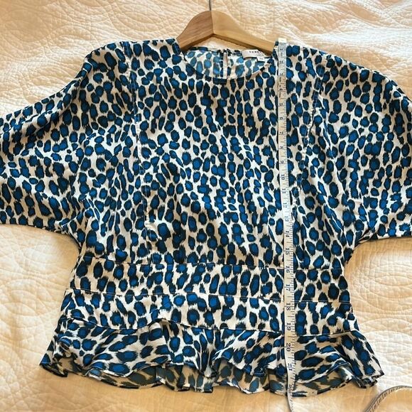 Derek Lam Collective Crosby Leopard Ruffle Hem Top Women Sz 4 Animal Print Blue - Picture 10 of 12